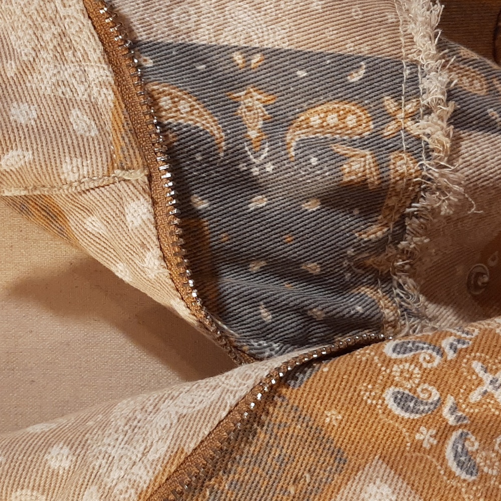 POL Cotton and Thermal Paisley-Printed Hooded Jacket (L) - Picture 2 of 9
